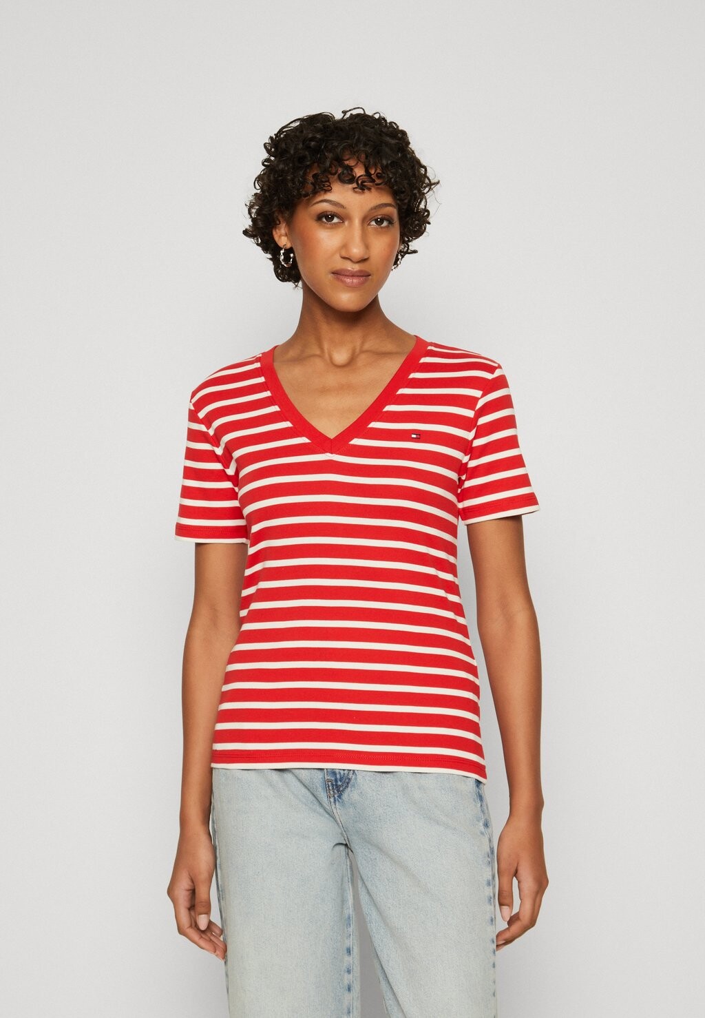 

Базовая футболка New Slim Cody Tommy Hilfiger, цвет fierce red/ecru
