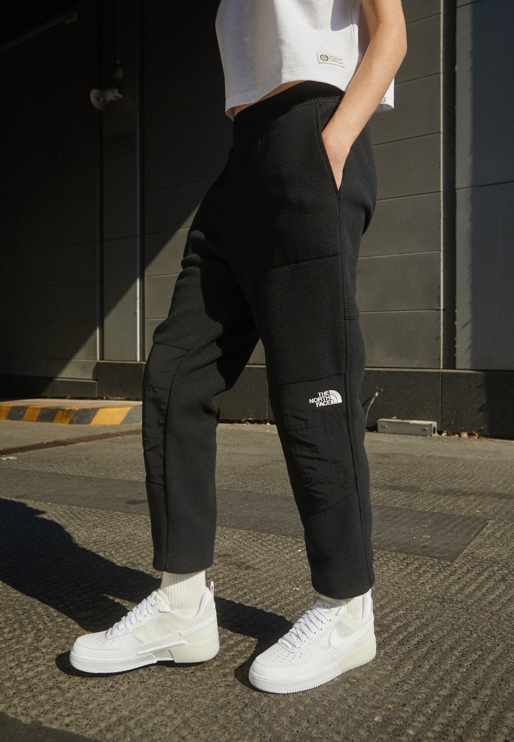 

Спортивные брюки The North Face, черный