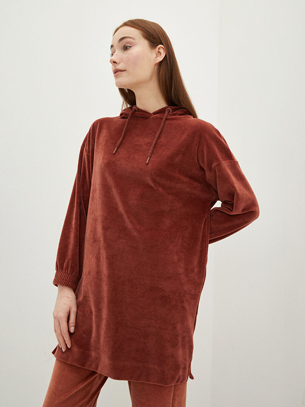 

LCW MODEST Прямая бархатная Женская туника с капюшоном и длинными рукавами