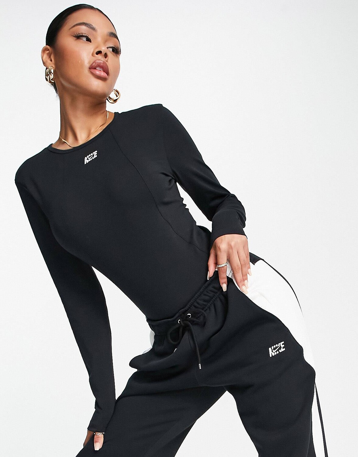 

Черный боди с логотипом Nike Icon Clash