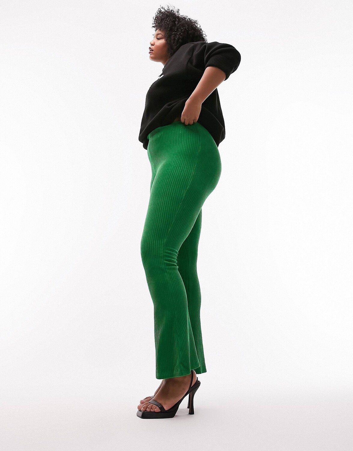 

Зеленые расклешенные брюки из эластичного вельвета Topshop Curve, Зеленый
