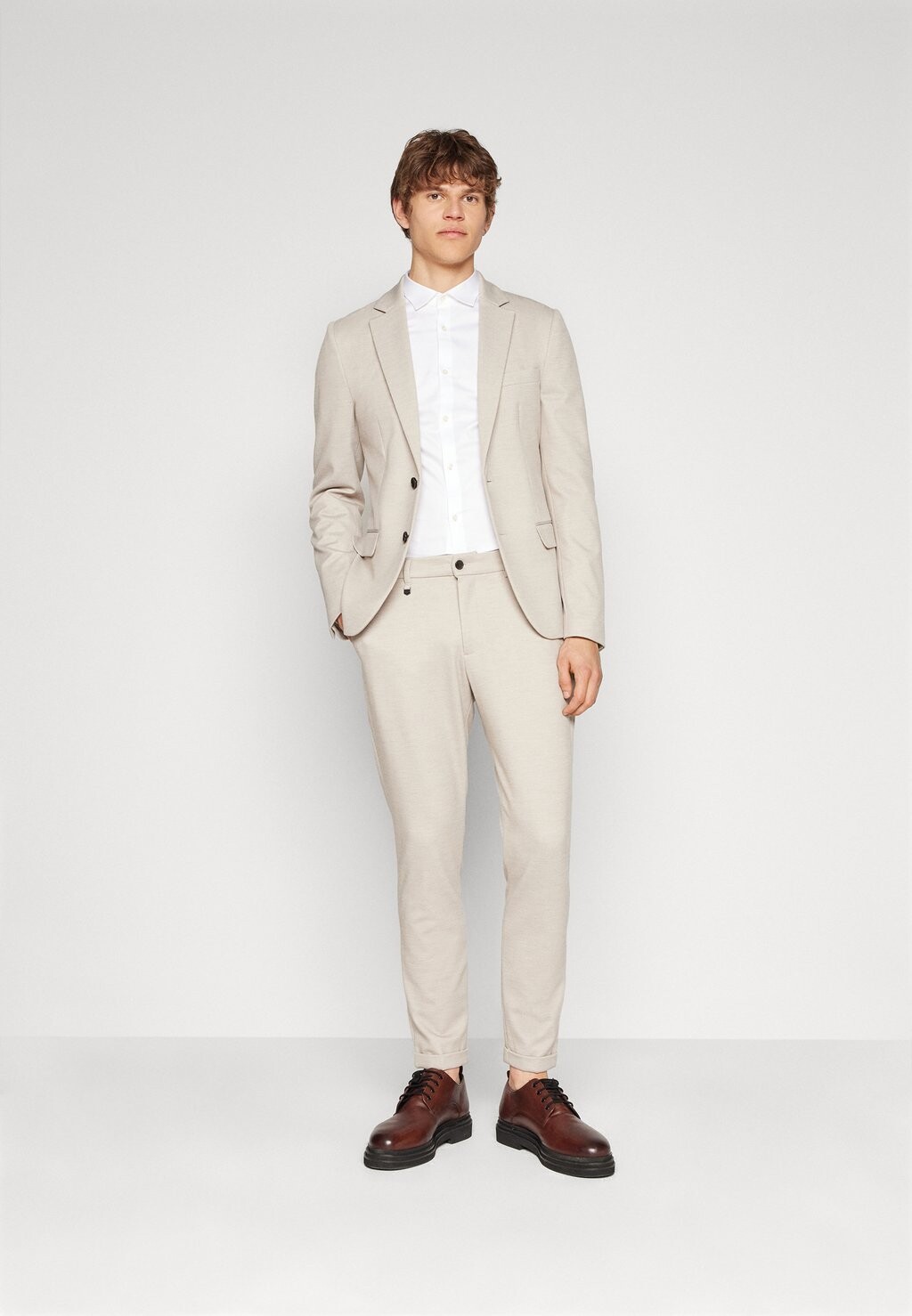 

Костюм SET SUPER SLIM FIT DOBBY Antony Morato, земля
