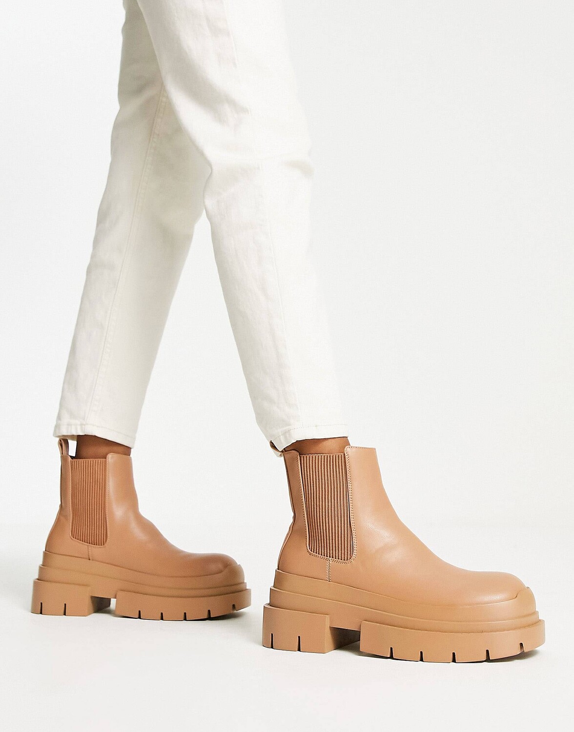 

Верблюжьи массивные ботинки челси Topshop Brody