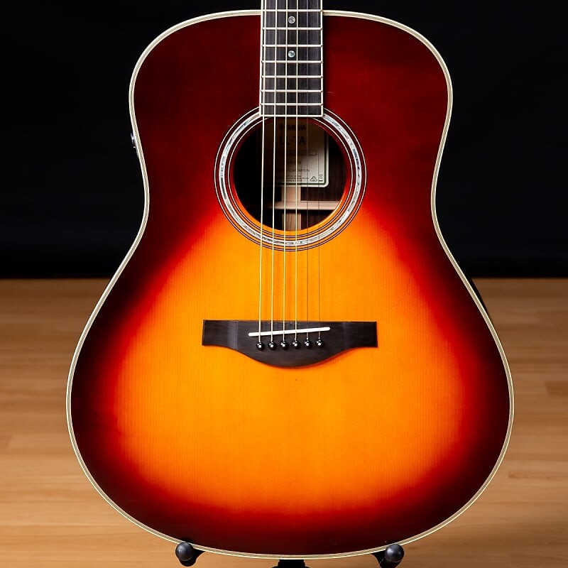 

Трансакустическая гитара Yamaha LL-TA — коричневый Sunburst SN IIK280479