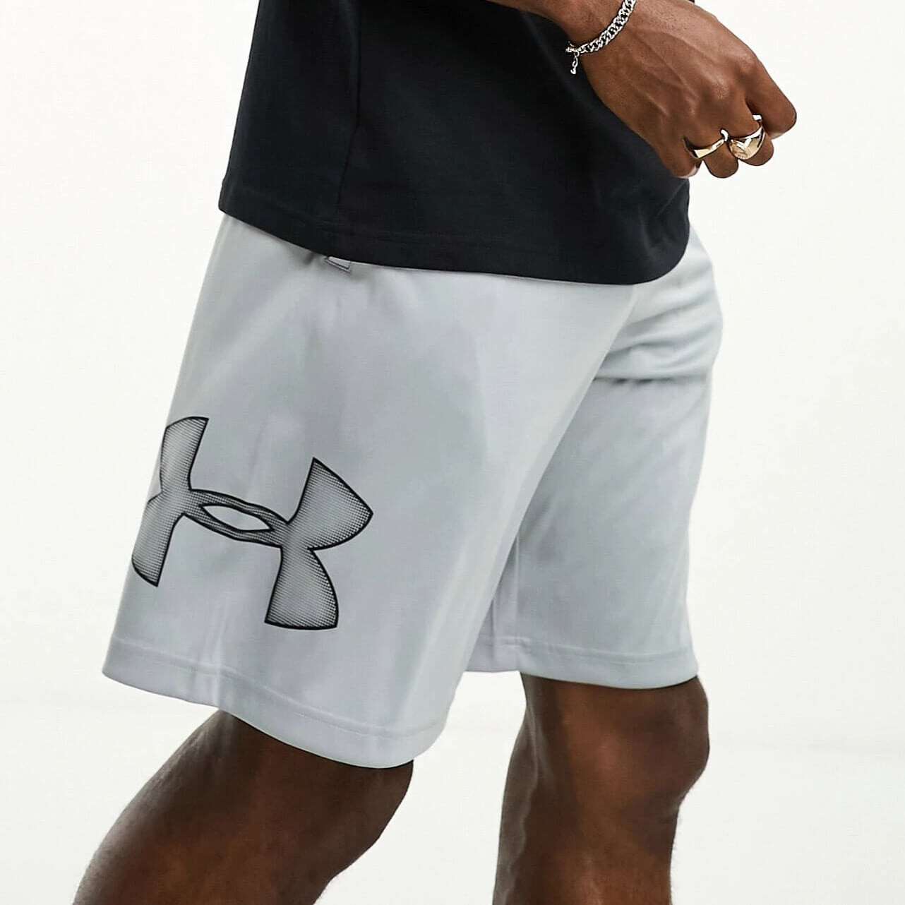 

Шорты Under Armour Tech Graphic, серый