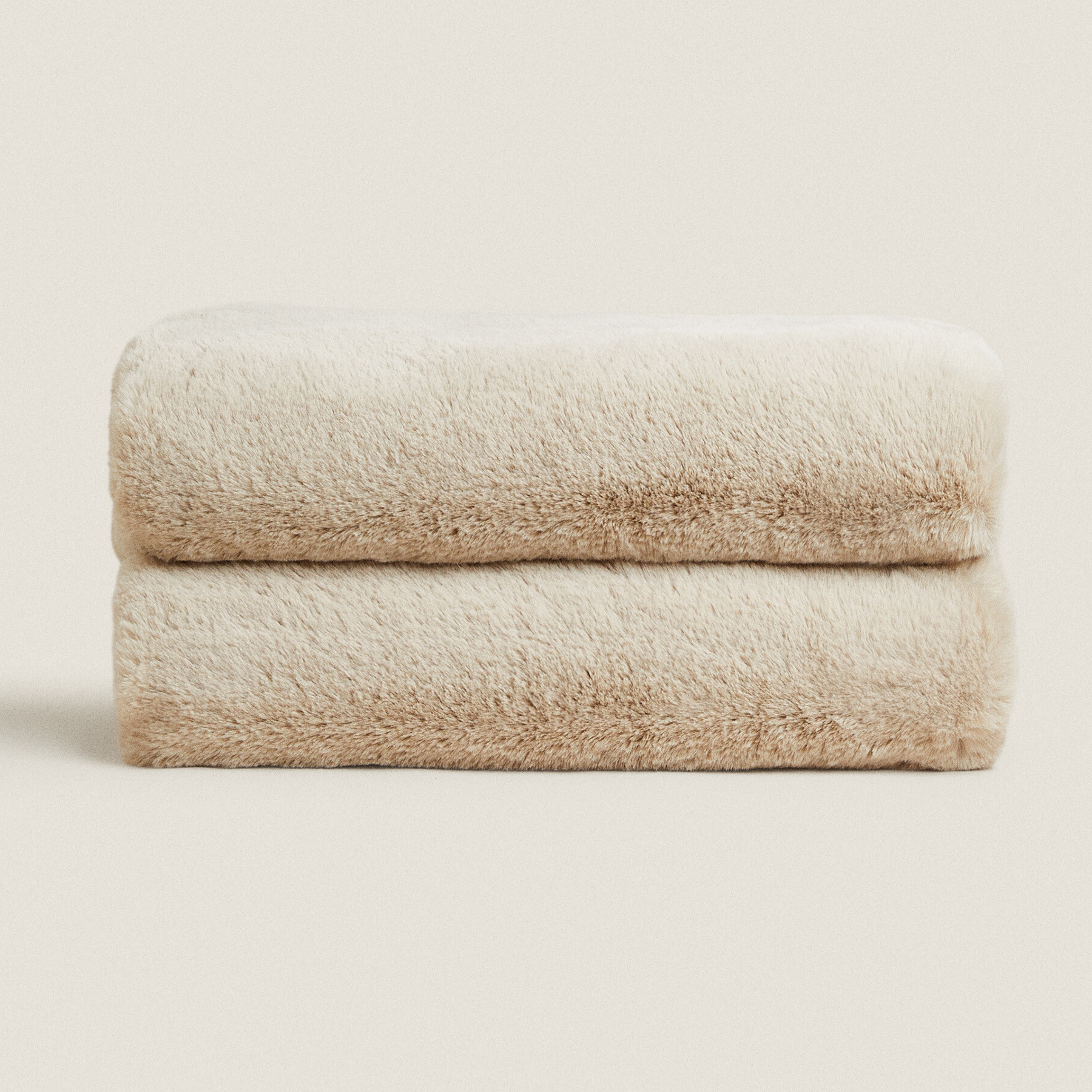 Плед Zara Home Double-textured Faux Fur, бежевый жилет zara faux suede double breasted бежевый
