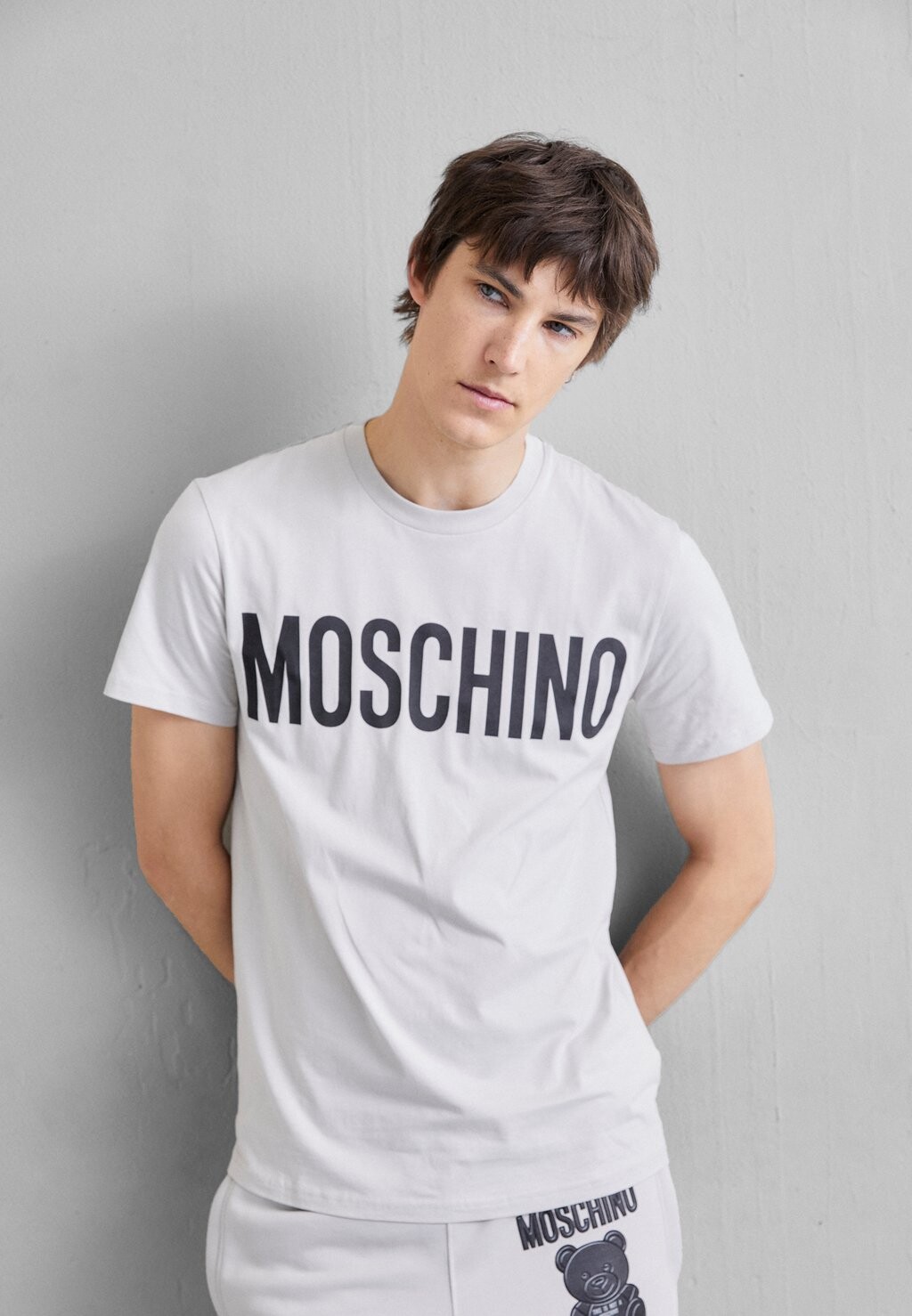 

Футболка с принтом MOSCHINO, фантазийно-серый