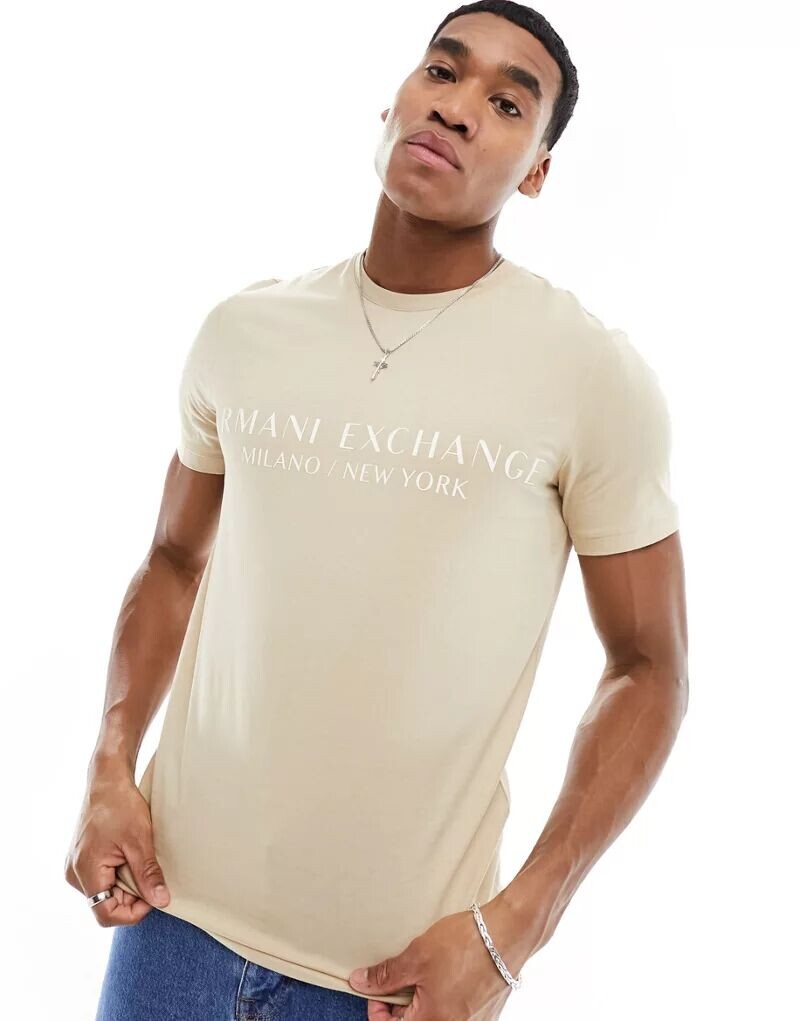 

Бежевая футболка с линейным логотипом Armani Exchange