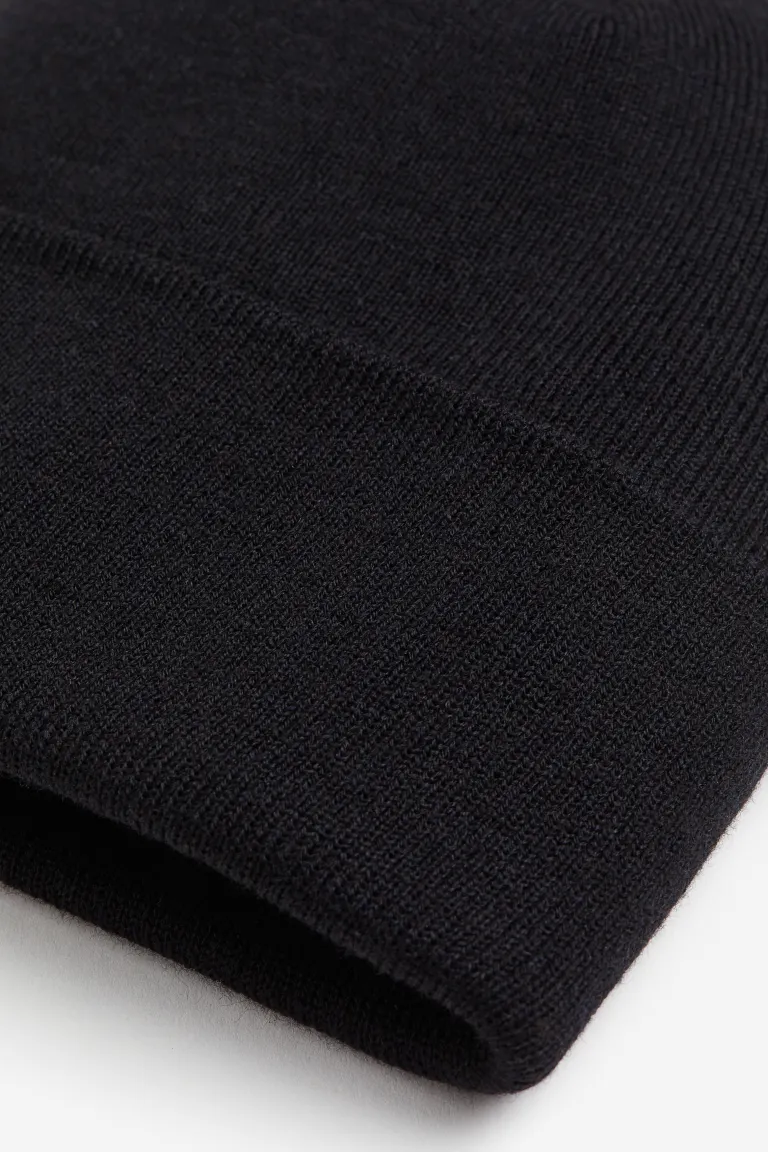 

Тонкая вязаная шапка H&M, черный