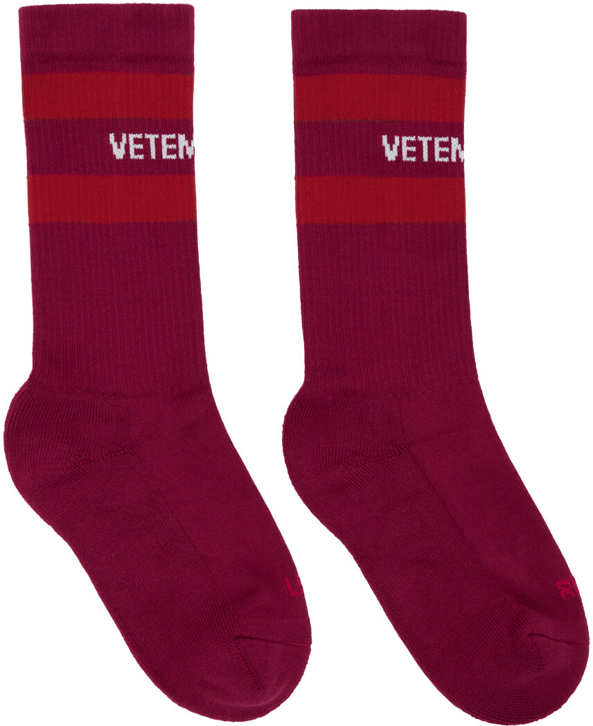 

Красные культовые носки VETEMENTS