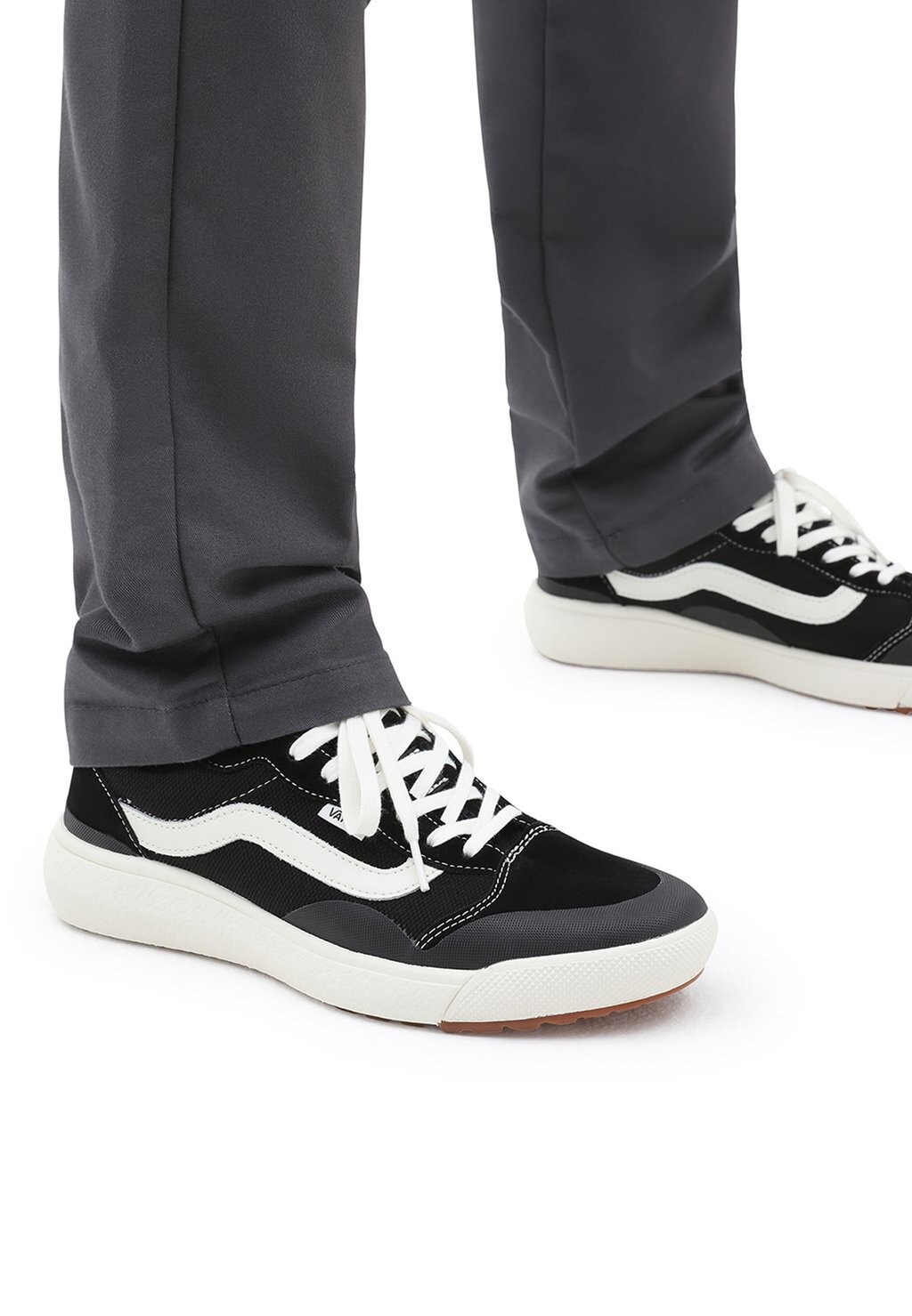 

Кроссовки Vans, черный