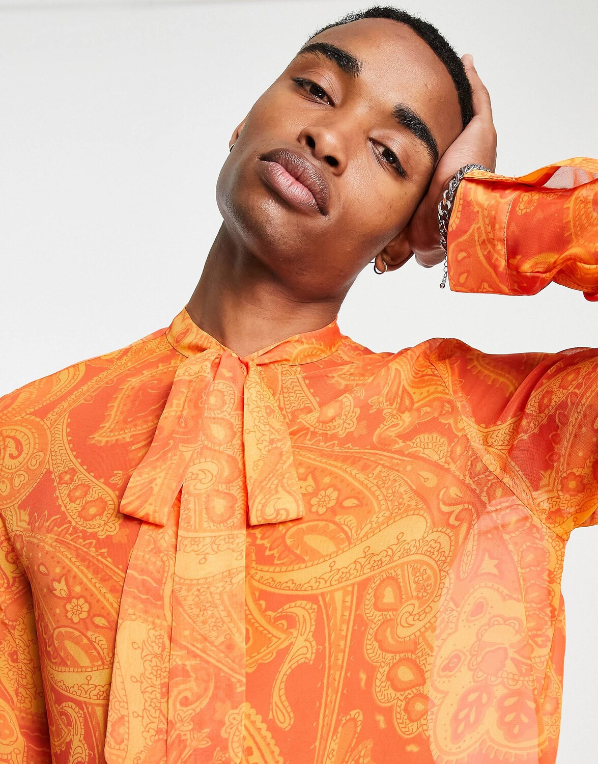 

Атласная рубашка с узором пейсли ASOS DESIGN