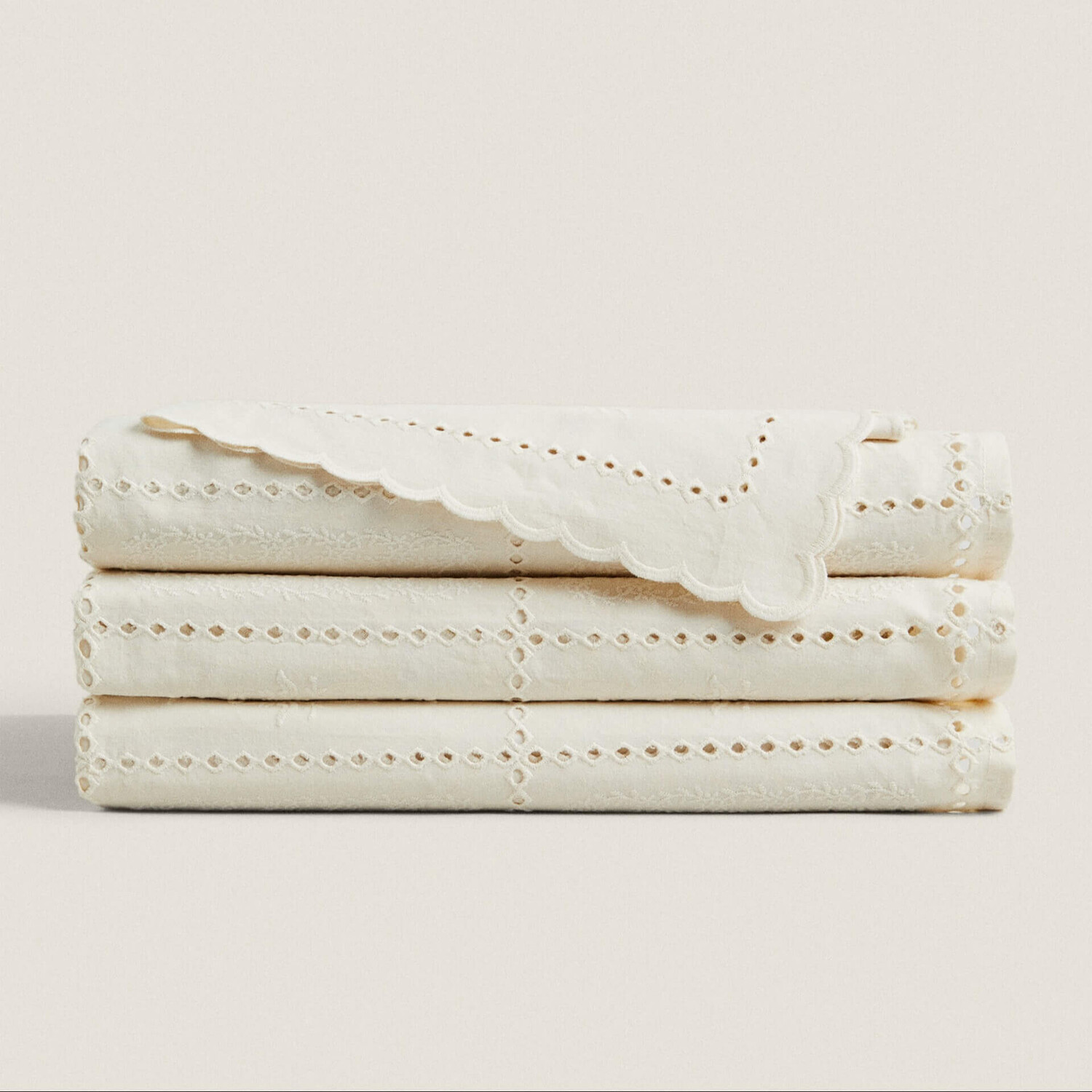 Скатерть Zara Home Embroidered Check скатерть zara home check cotton linen горчично желтый