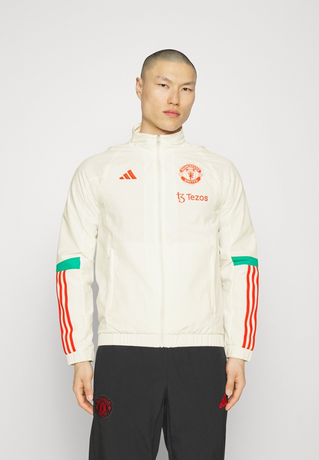 

Спортивная куртка Adidas