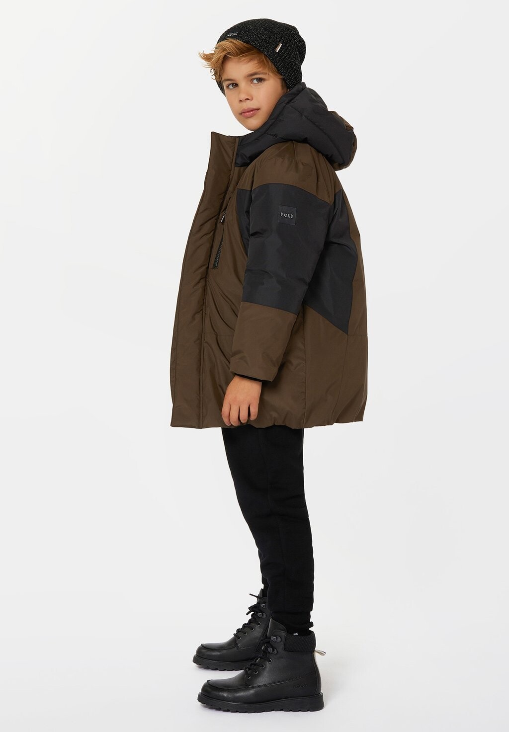 

Зимнее пальто WITH PANELS BOSS Kidswear, цвет tourbe