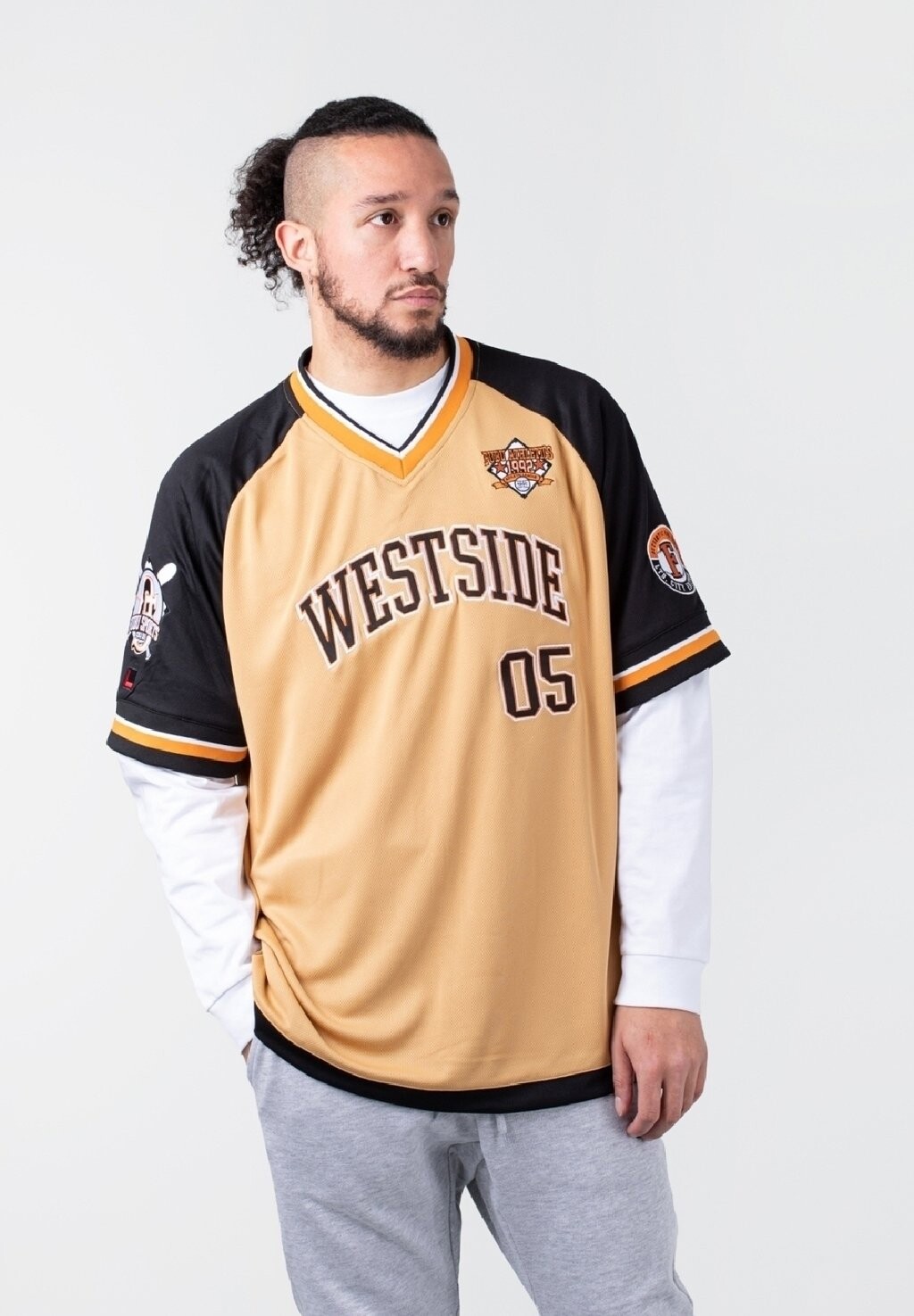 

Футболка с принтом ATHLETICS WESTSIDE FUBU, песочно-черный