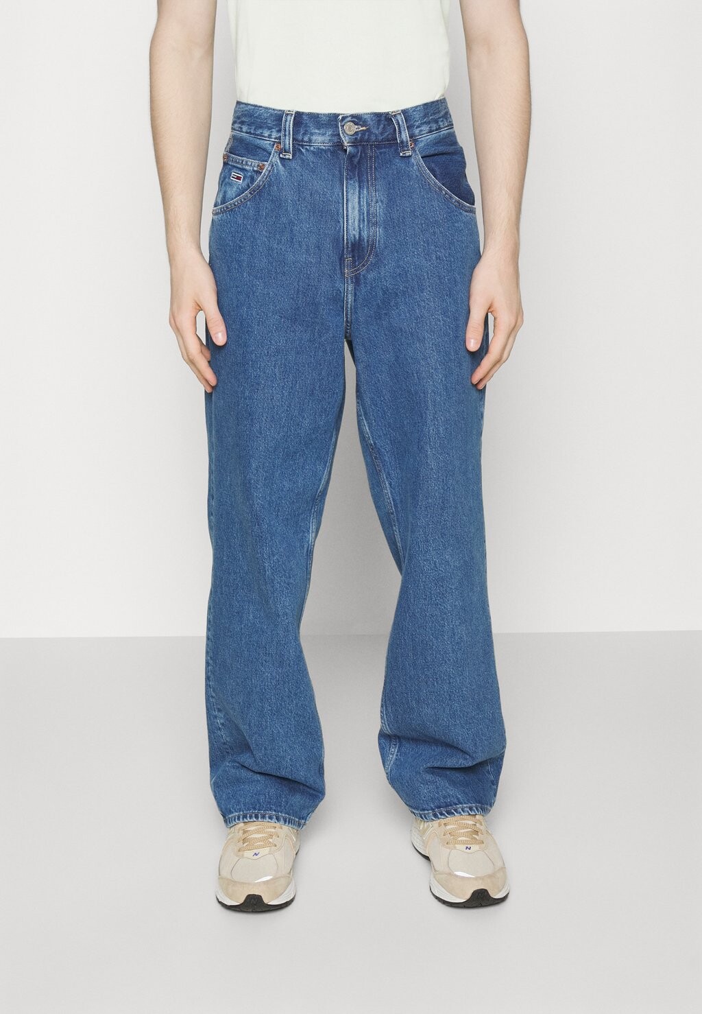 

Джинсы свободного кроя Tommy Jeans