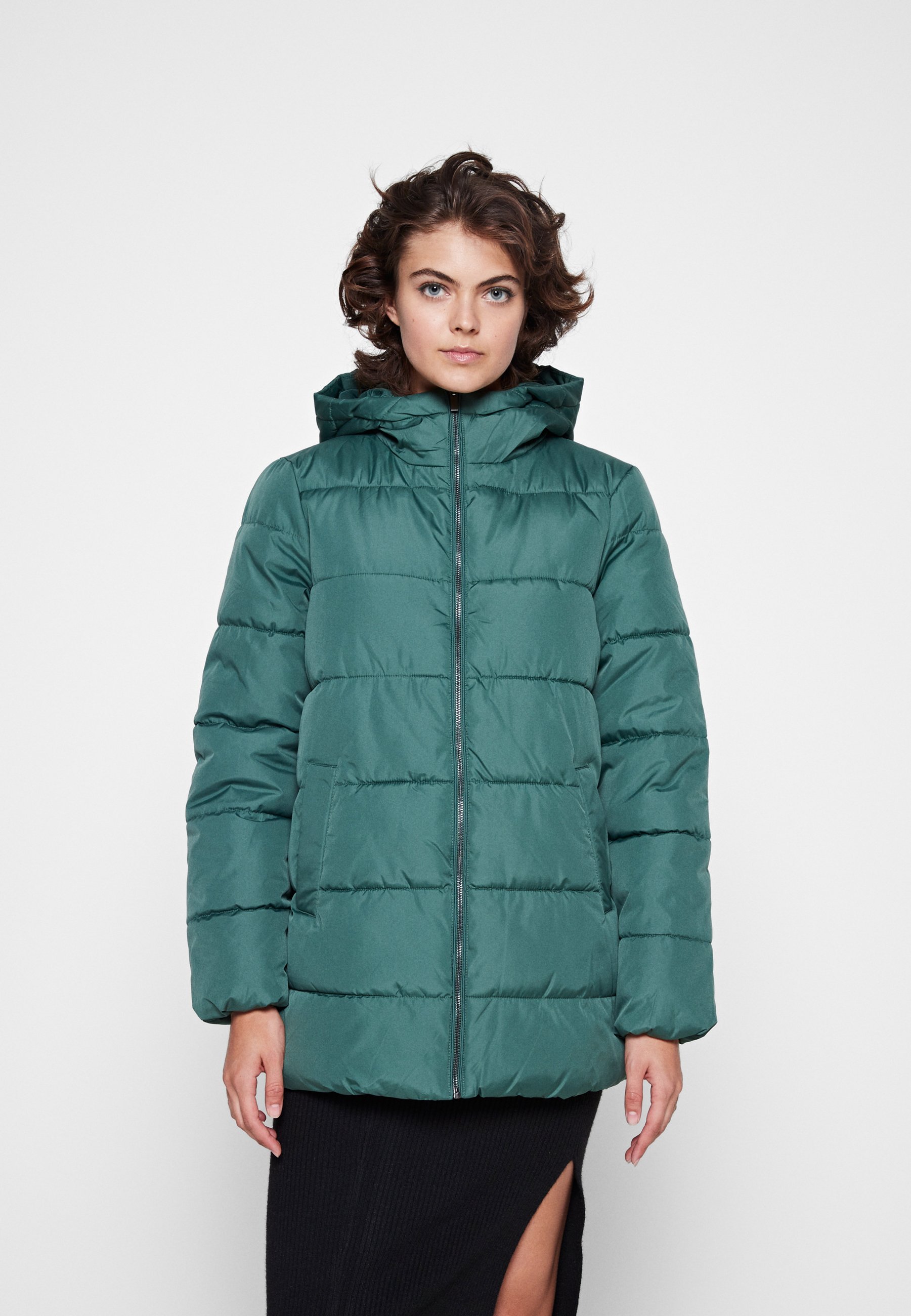 Пальто зимнее Vila с капюшоном, сине-зеленый пальто зимнее vila бежевый
