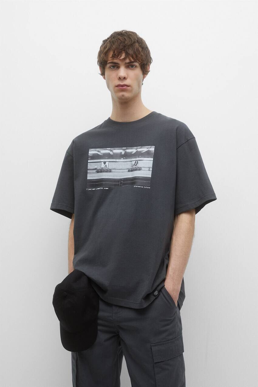 

Футболка с коротким рукавом с фото Pull&Bear, темно-серый