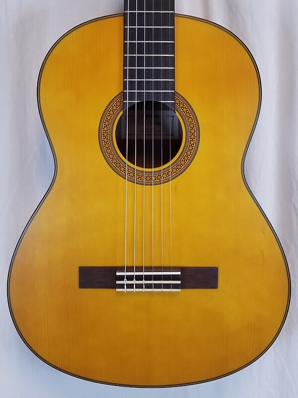

Yamaha CGX122MS NT Акустическая электрическая классическая гитара с верхом из массива ели, натуральный цвет