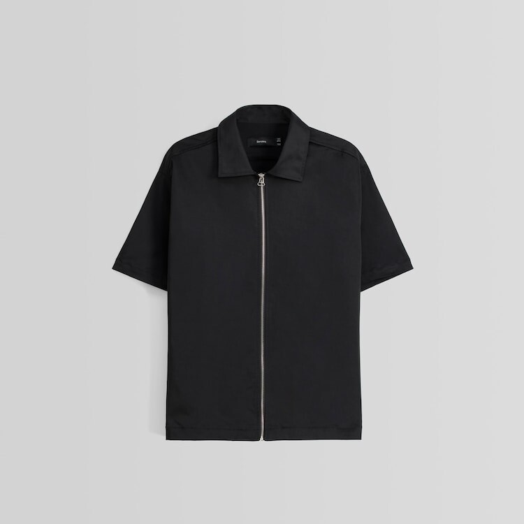 

Рубашка Bershka Short Sleeve Technical, черный