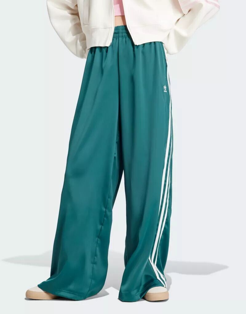 

Зеленые широкие атласные джоггеры adidas adidas Originals