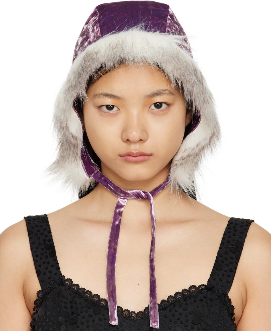 

Фиолетовая бархатная шапка из мятого материала Anna Sui
