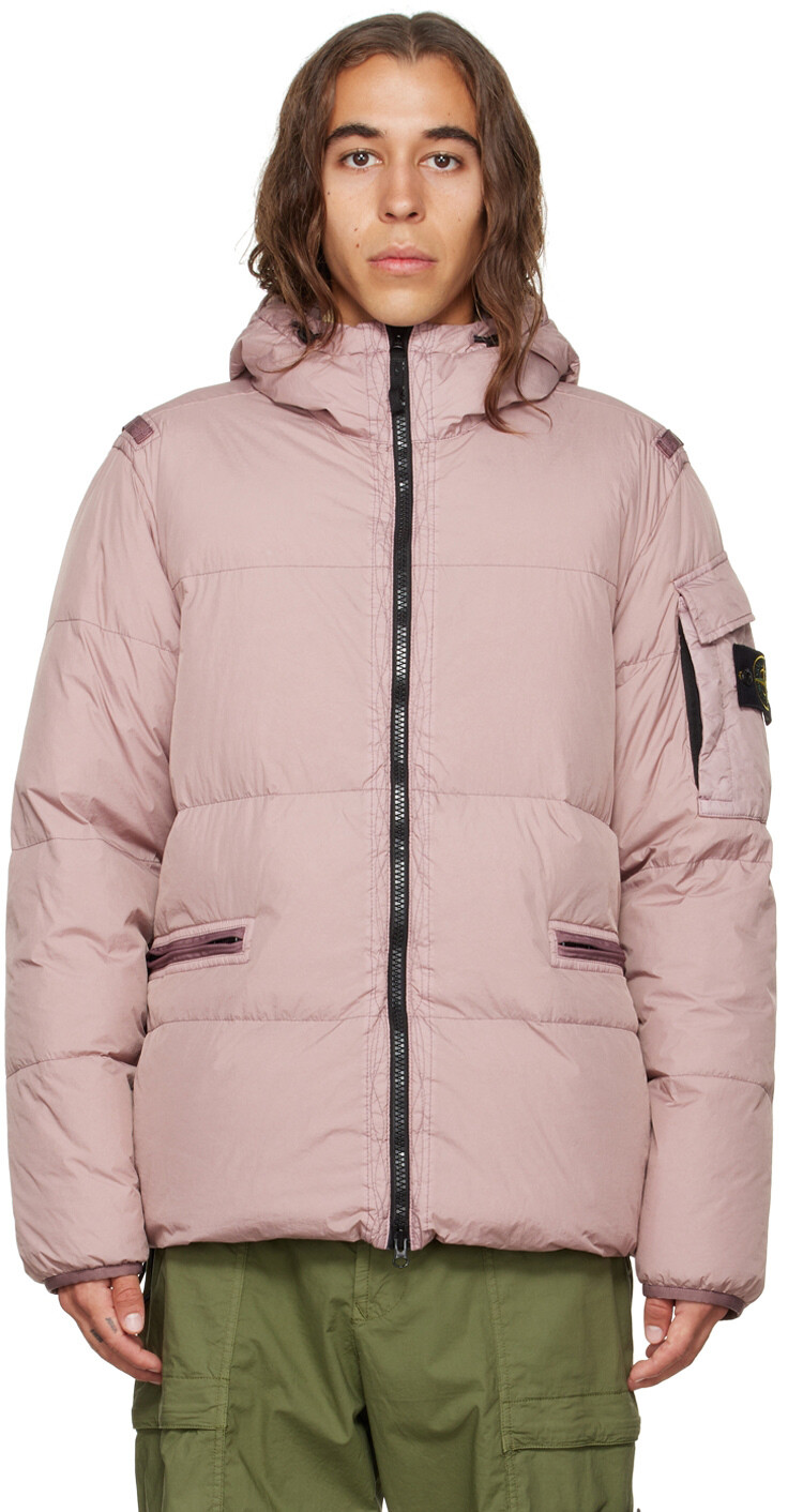 

Розовый пуховик из мятого репса R-Ny с окрашиванием в одежде Stone Island