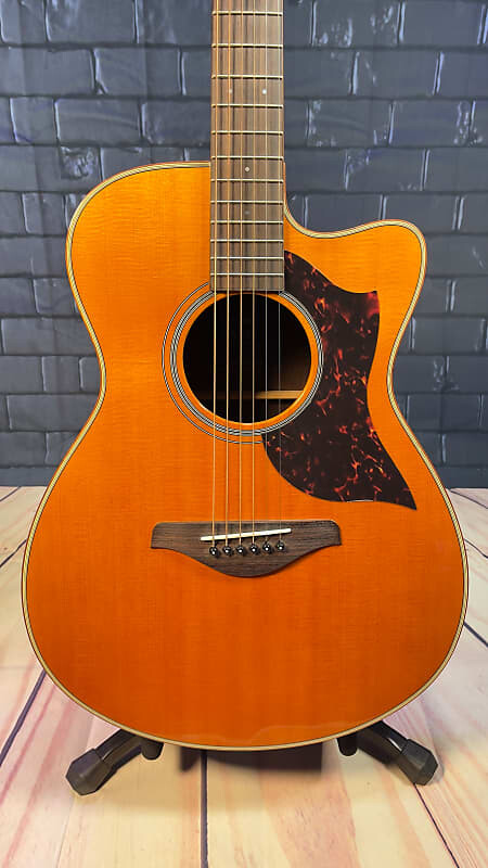 

Yamaha AC1R в разрезе, концертный, винтажный, натуральный AC1R Cutaway Concert