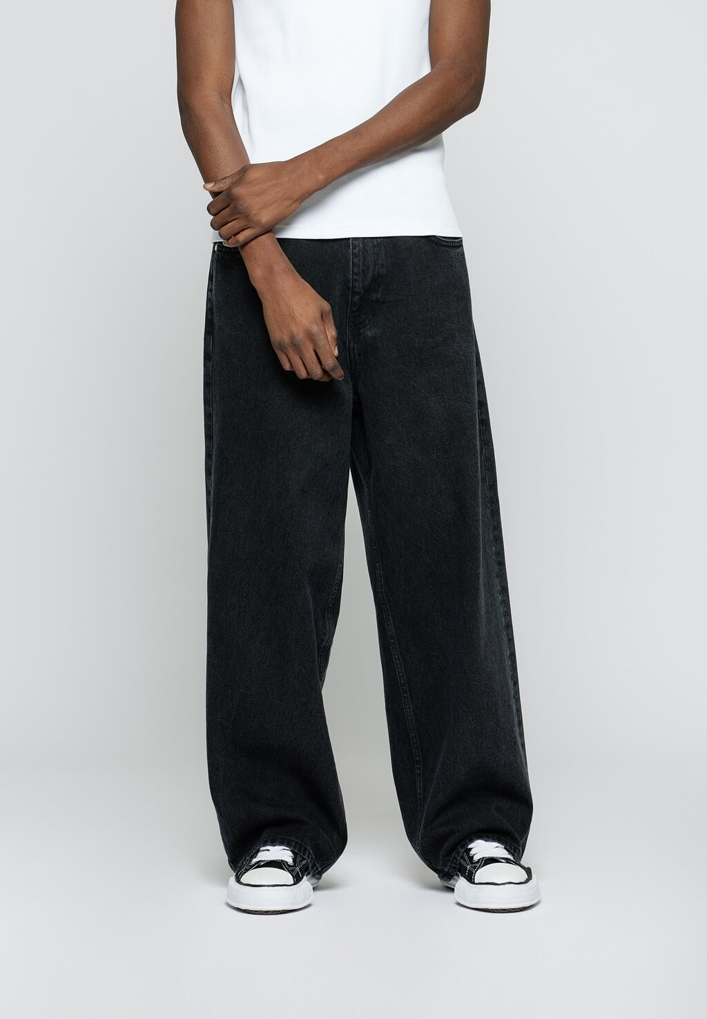 

Джинсы свободного кроя LOOSE BAGGY EIGHTYFIVE, цвет black washed