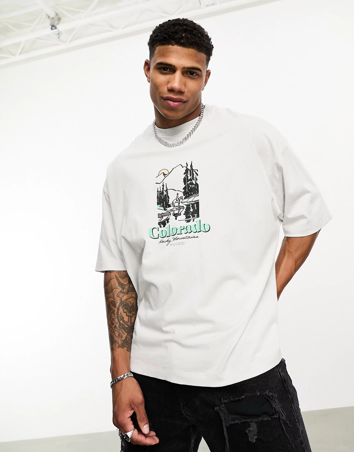 

Футболка Asos Design Oversized With Mountain Chest Print, серый