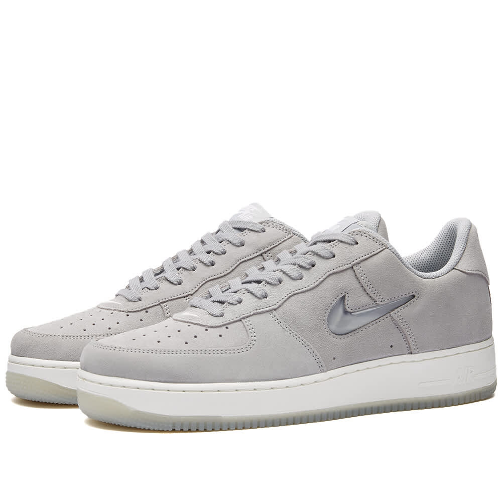 

Кроссовки Nike Air Force 1 Low Retro, серый