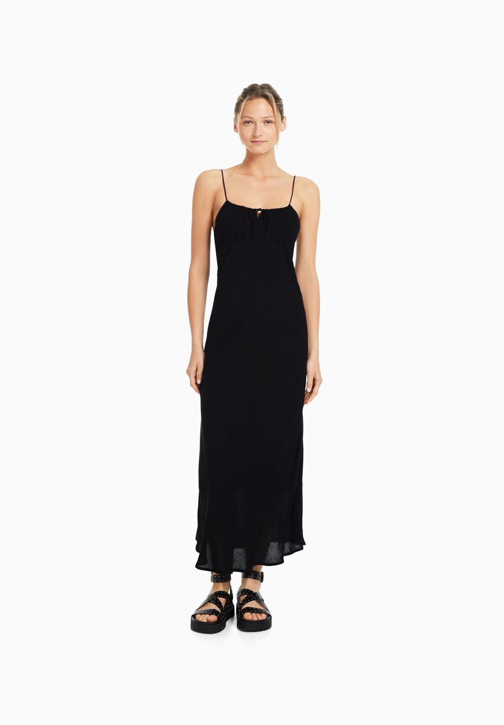 

Летнее платье Bershka, черный