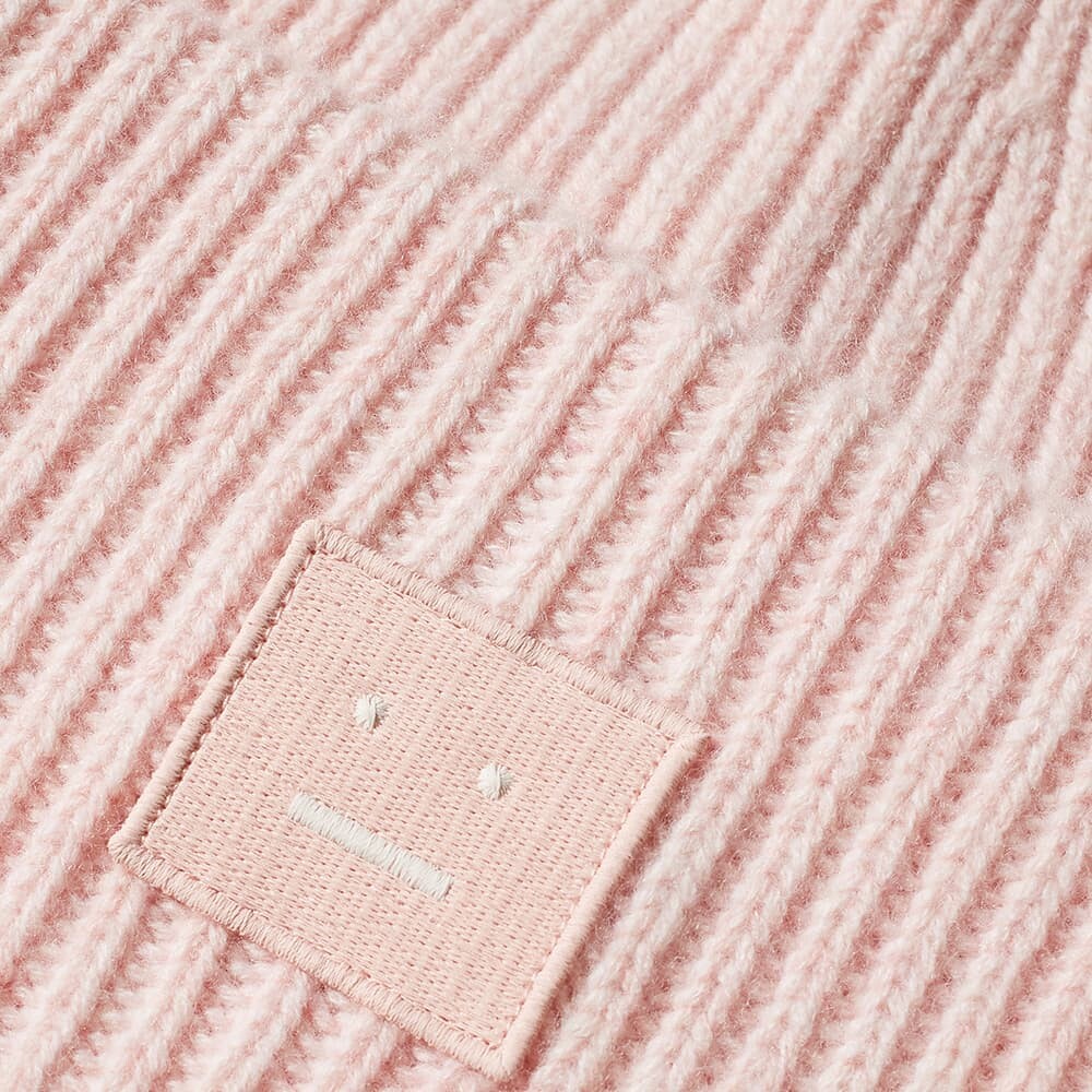 

анютины глазки шапочка Acne Studios