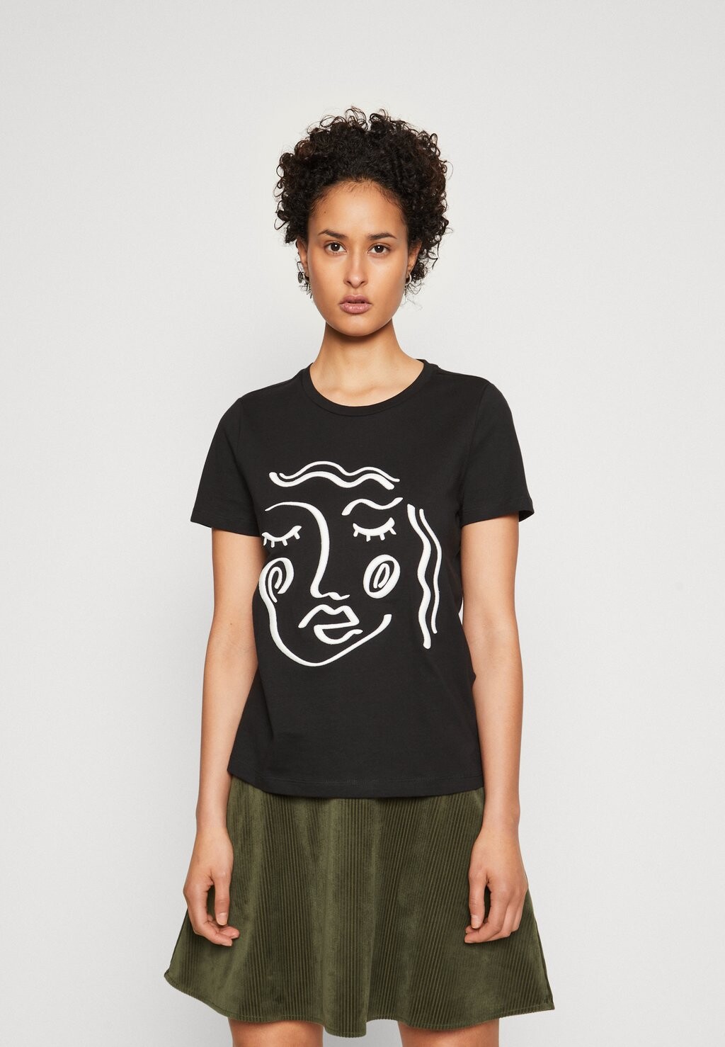 

Футболка с принтом VMFRANCIS Vero Moda, черный