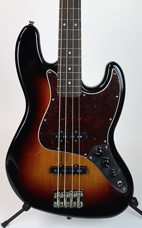 

Squier Classic Vibe '60s Jazz Bass 3-Color Sunburst