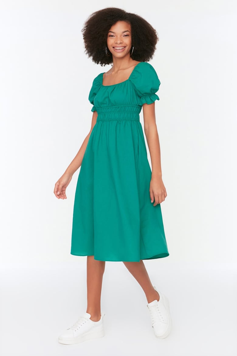 Укороченное платье с короткими рукавами Trendyol, зеленый