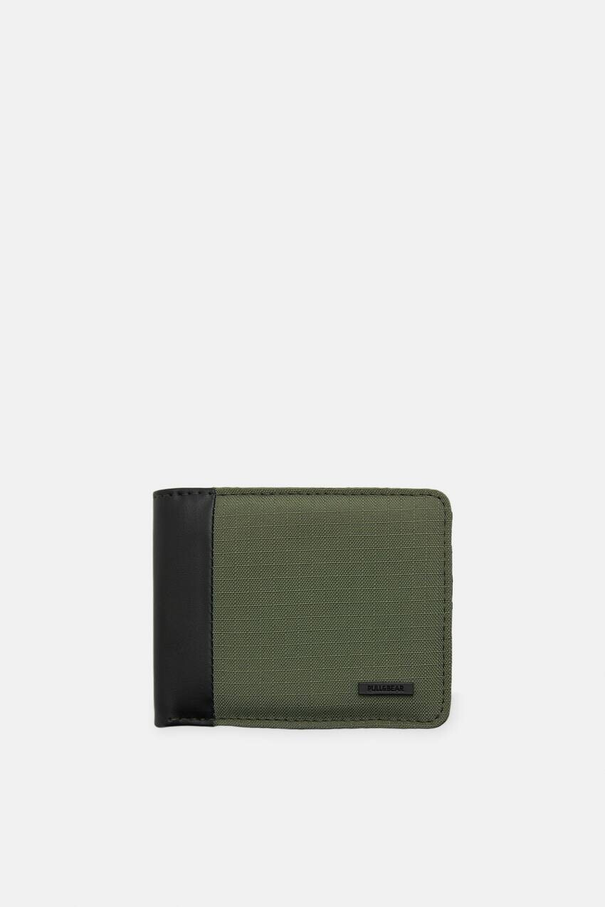

Зеленый кошелек с отделкой из искусственной кожи Pull&Bear, бледный хаки