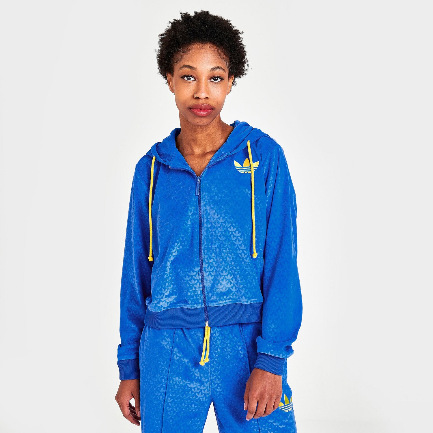 

Женская велюровая толстовка с капюшоном на молнии Adidas Adicolor 70s, синий
