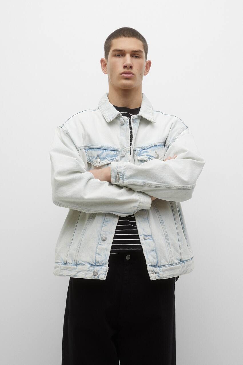 

Джинсовая куртка с карманами Pull&Bear, бледно-голубой, Синий