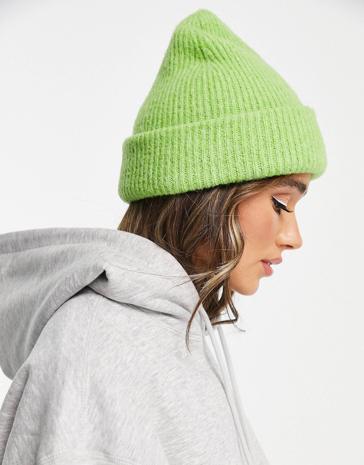 

Зеленая шапка ASOS DESIGN
