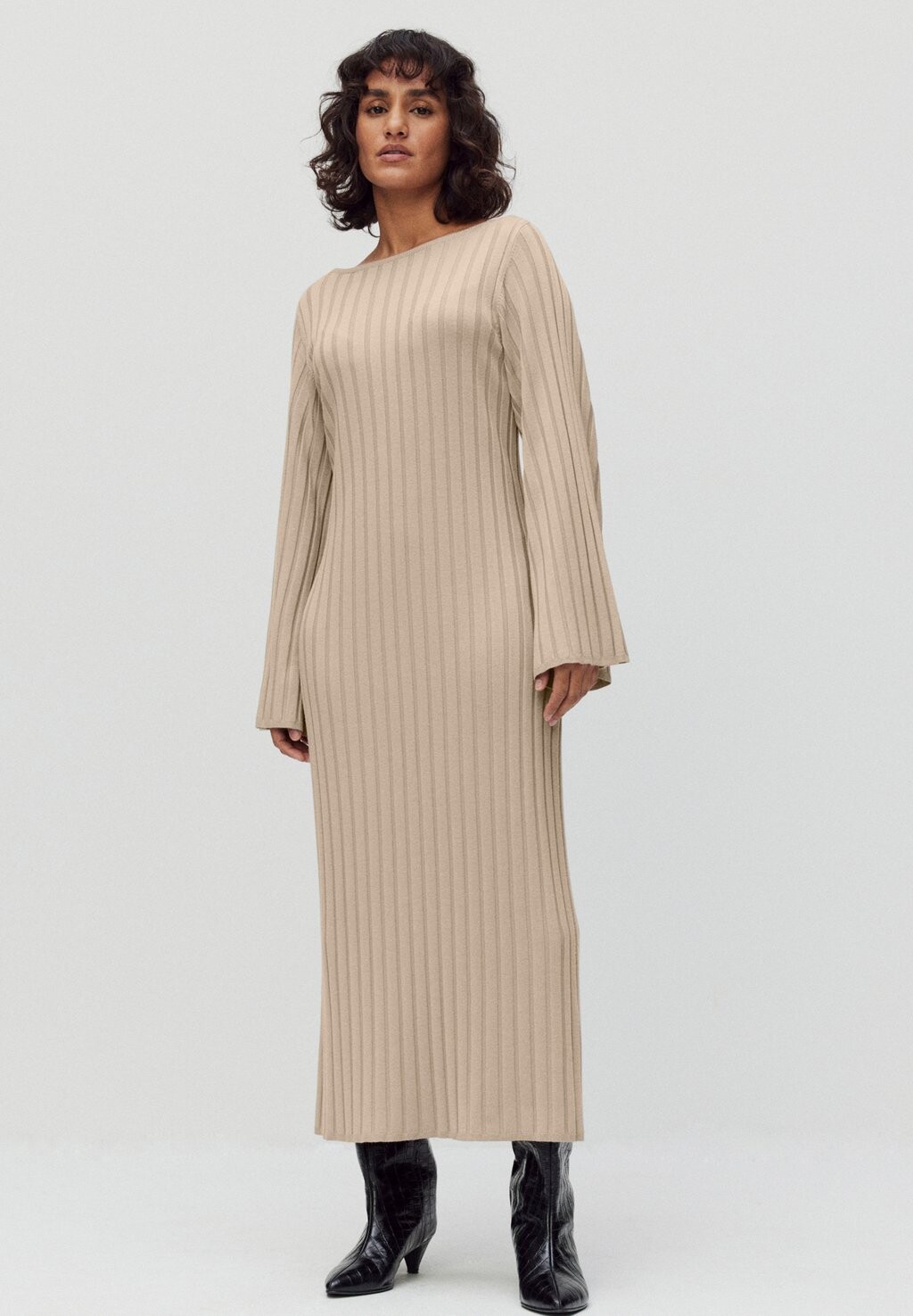 

Трикотажное платье NOVA LONG KNITTED Stockh Lm Studio, цвет beige