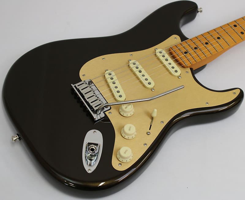 Электрогитара Fender American Ultra Stratocaster, техасский чай фотографии