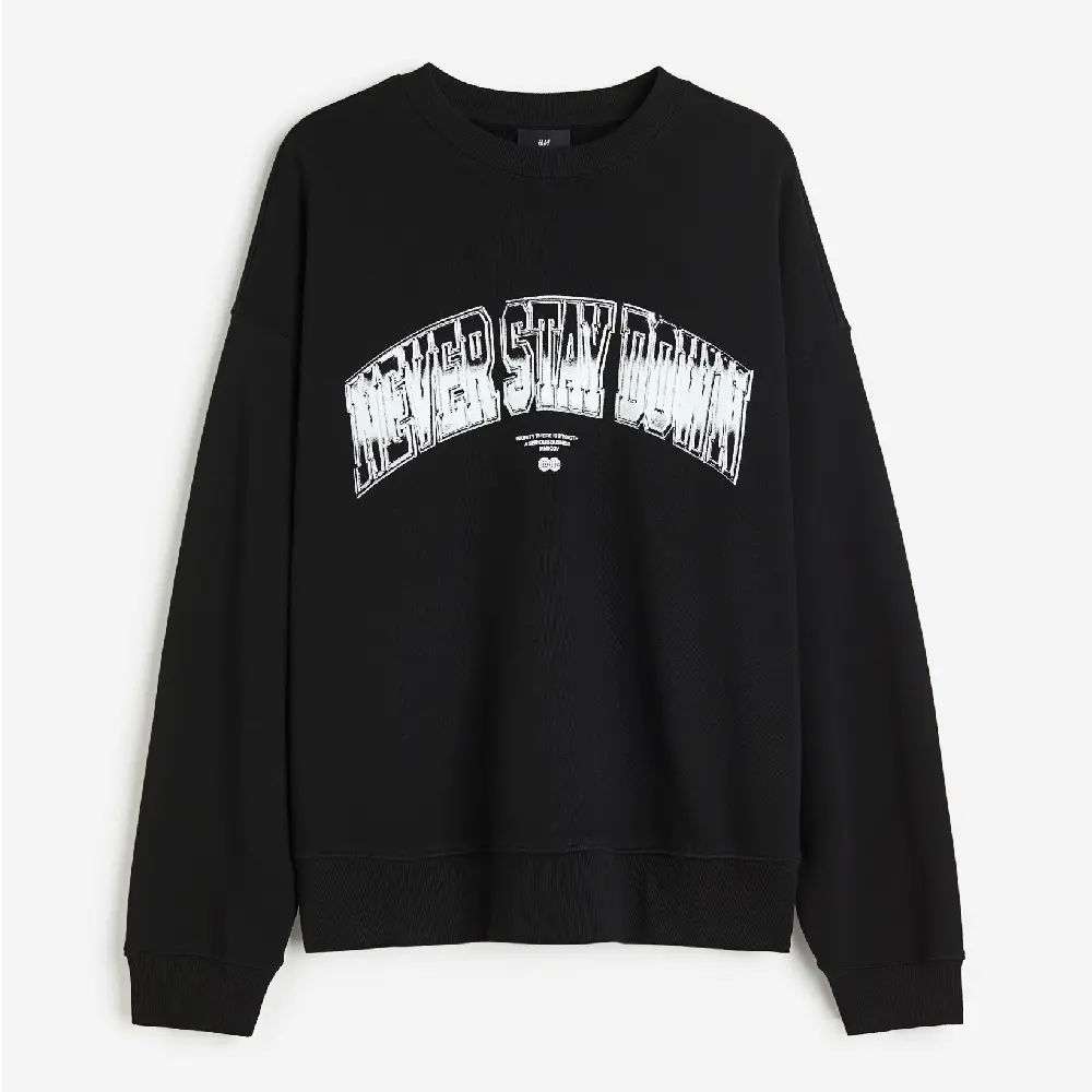 

Свитшот H&M Relaxed Fit Printed Never Stay Down, черный