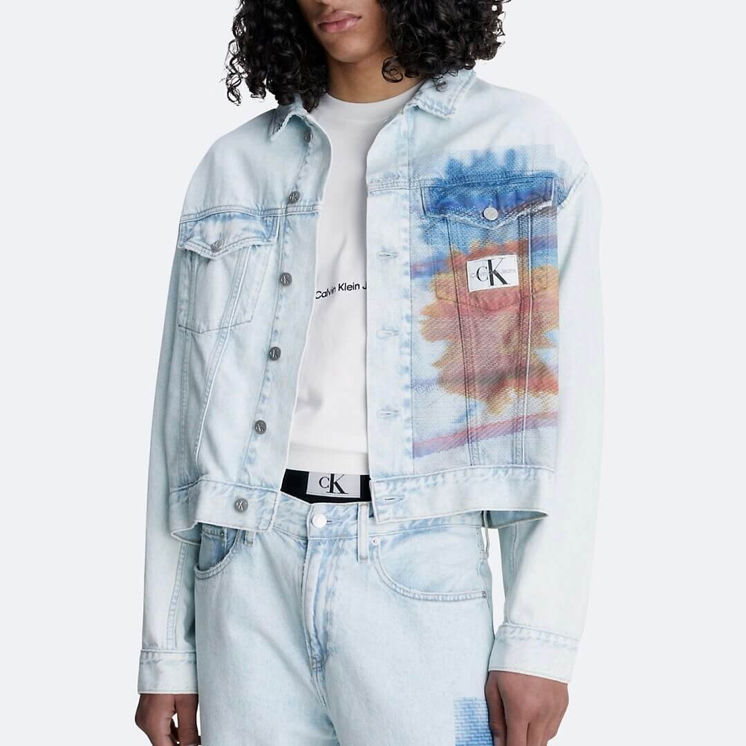 

Джинсовая куртка Calvin Klein Oversized Floral Graphic, выцветший деним