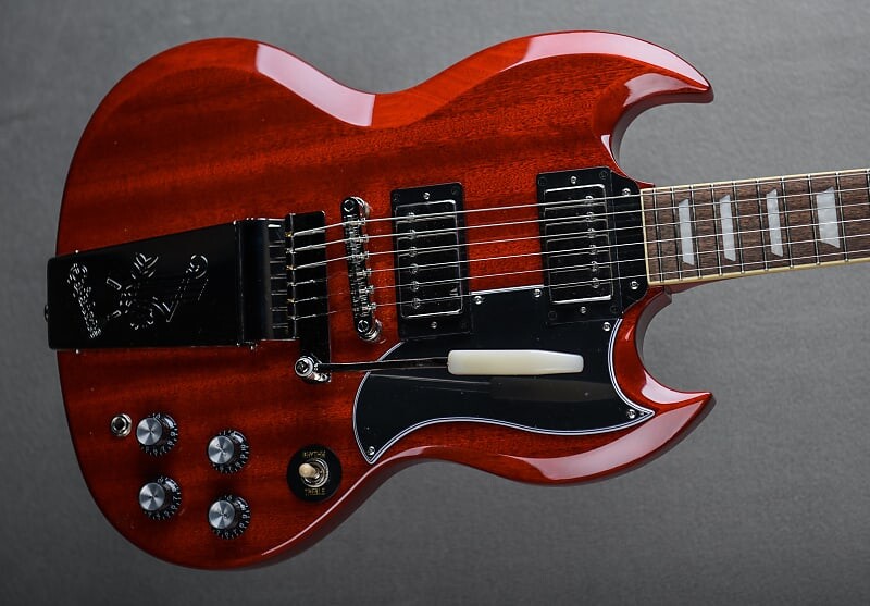 

SG Standard 60's Maestro Vibrola - винтажная вишня Epiphone SG 60's Maestro Vibrola - Cherry