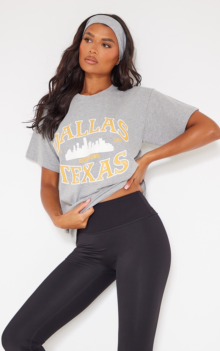 

PrettyLittleThing Серая объемная футболка с принтом Marl Dallas Texas, Серый