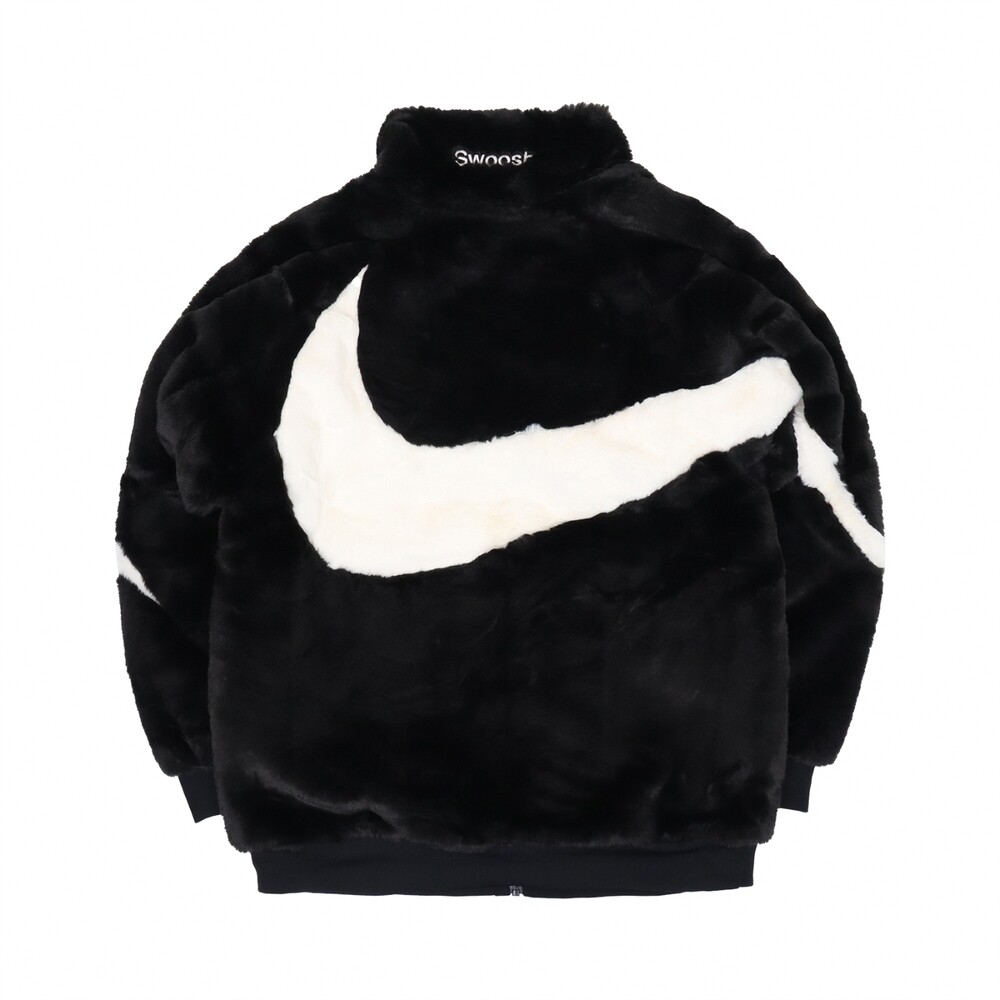 Nike big shop swoosh sportswear