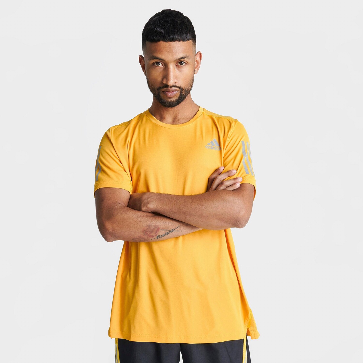 

Мужская футболка Adidas IC7627, золотой, Желтый