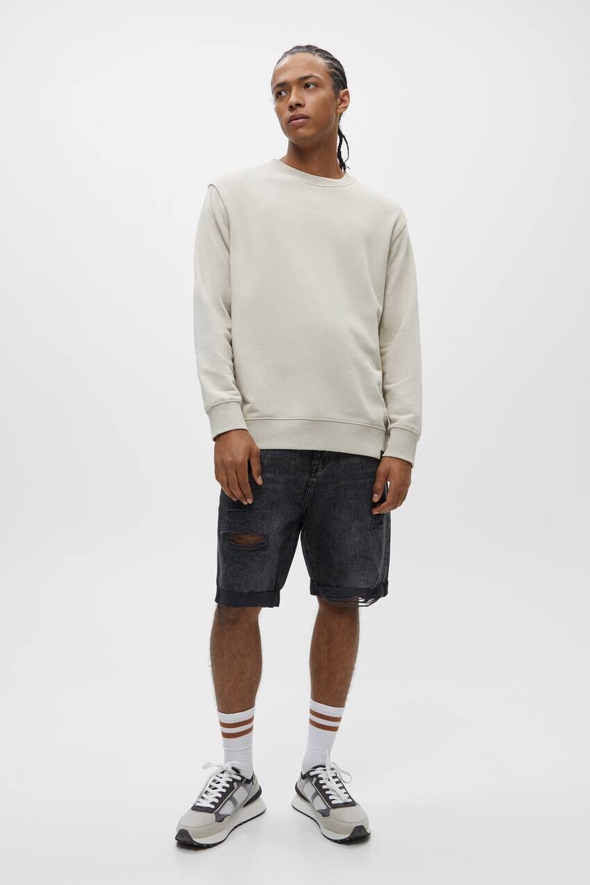 

Свободные джинсовые шорты-бермуды Pull&Bear, блеский черный